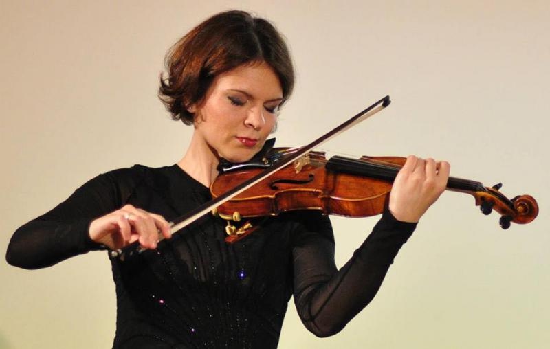 Mina Mendelson violinist